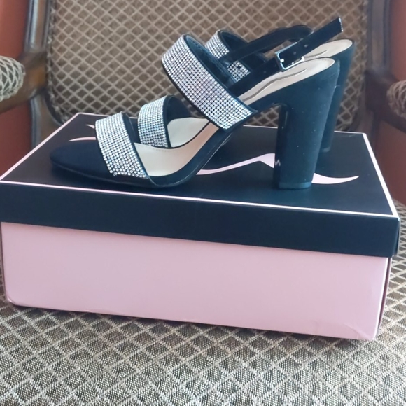 Shoes - Picture 3 of 6